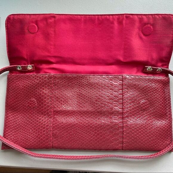 Jessica McLintock Red Envelope Bag - Picture 5 of 5